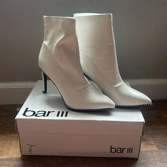 BAR III Melanay Womens PU Leather Embellished Booties size 7 - Picture 2 of 9